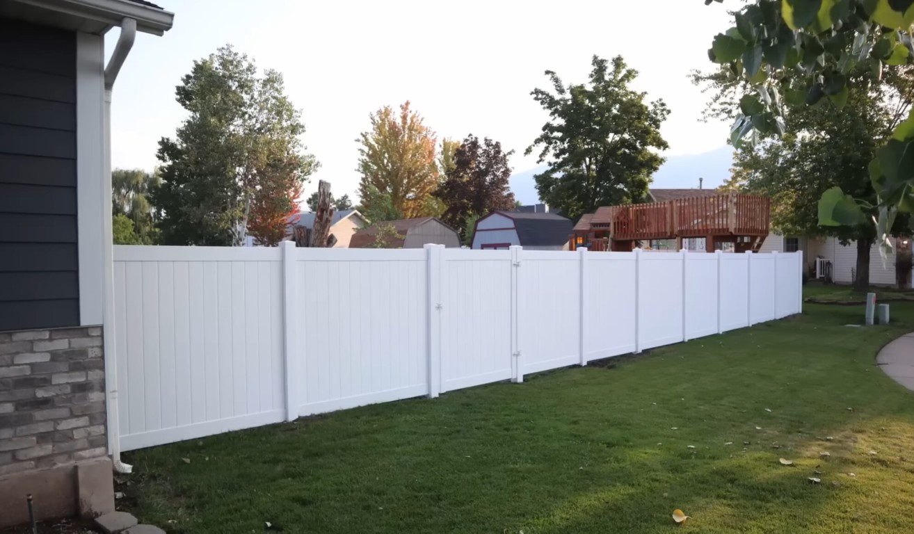 Reliable vinyl privacy fence installation serving Hacienda Heights and surrounding communities in CA